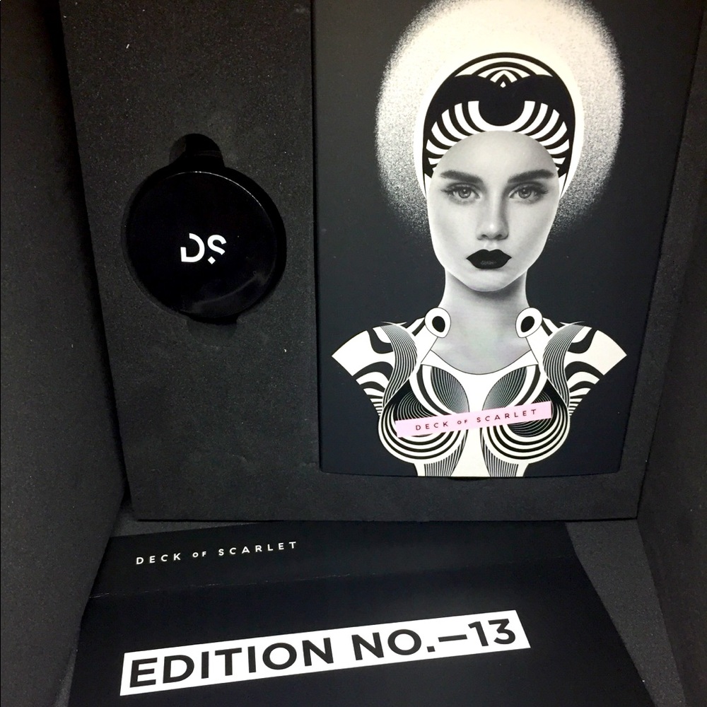 Deck Of Scarlet (Edition No 13) Makeup Pallet